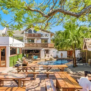 Aquarius Backpackers Hostel